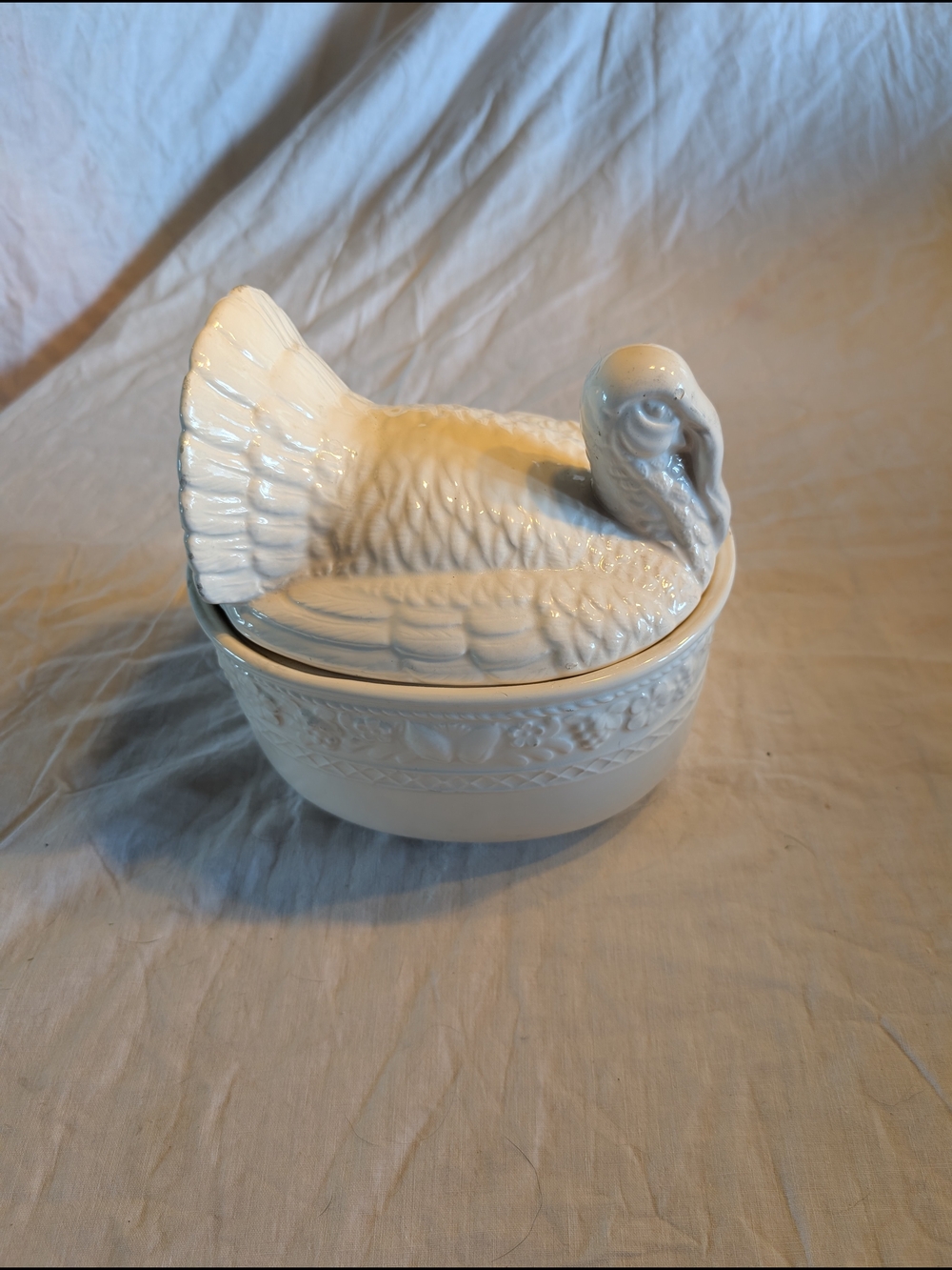 2/50$ Vintage White Ceramic Turkey Tureen Serving Dish